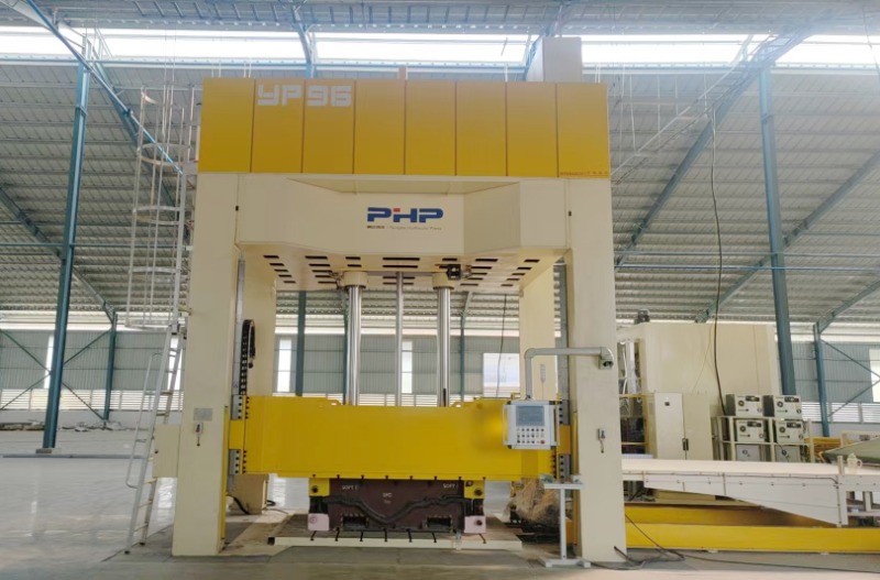 PHP Service Team Feliciter perfecit institutionem ac Commissionem de 150Ton Partibus interioribus Press in Indonesia