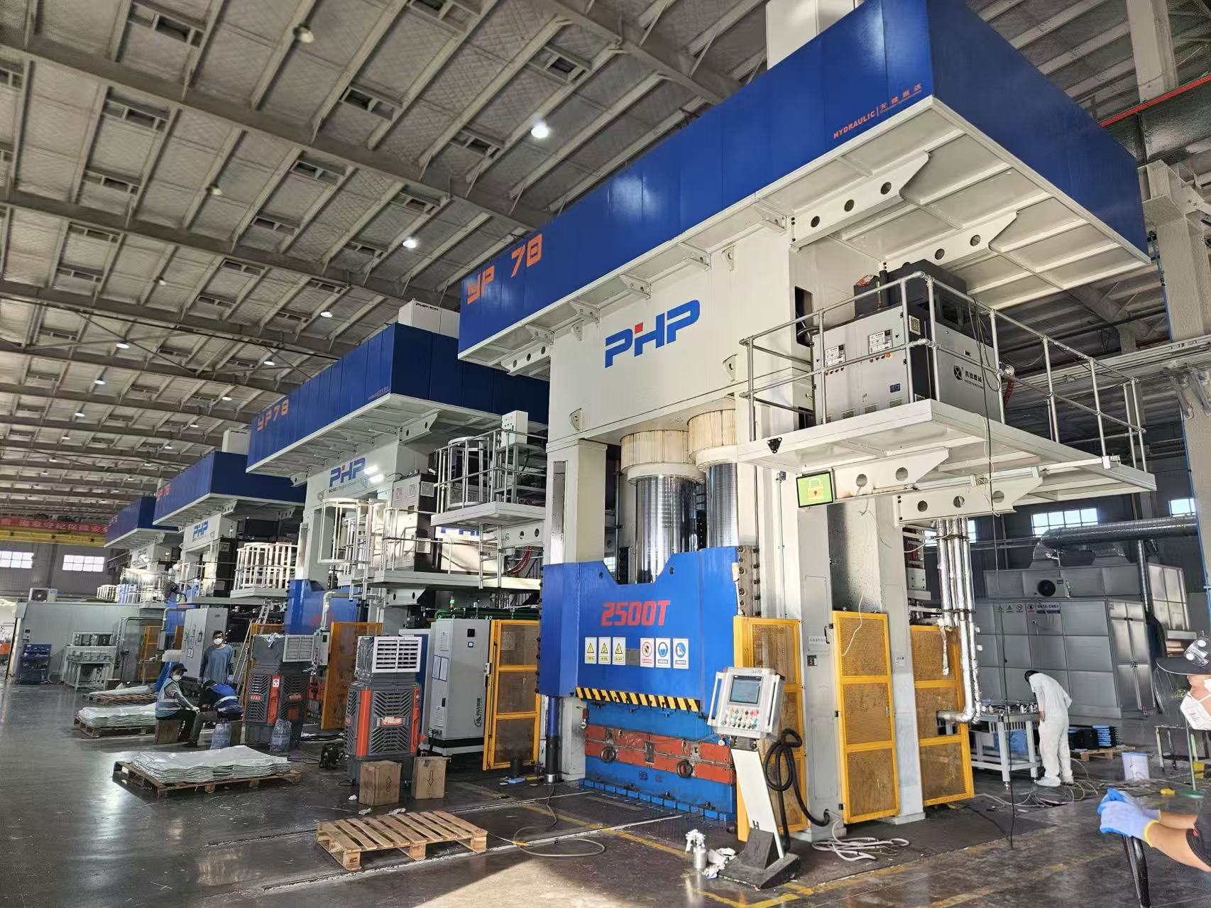 HP-RTM Servo Molding Press: Progredientes Subsecutionem, Efficientiam, et Automationem in Vestibulum Compositi Moderni